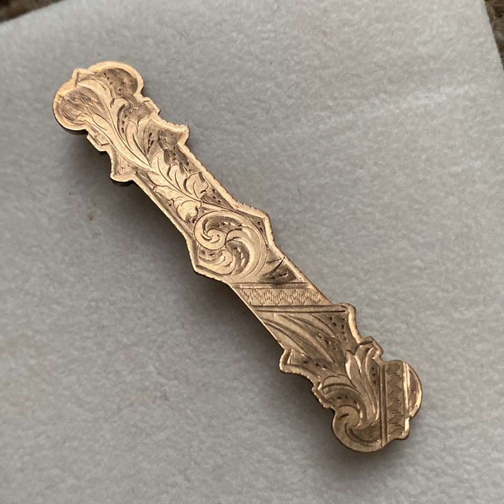 Vintage 20s or 30s Gold Bar Pin